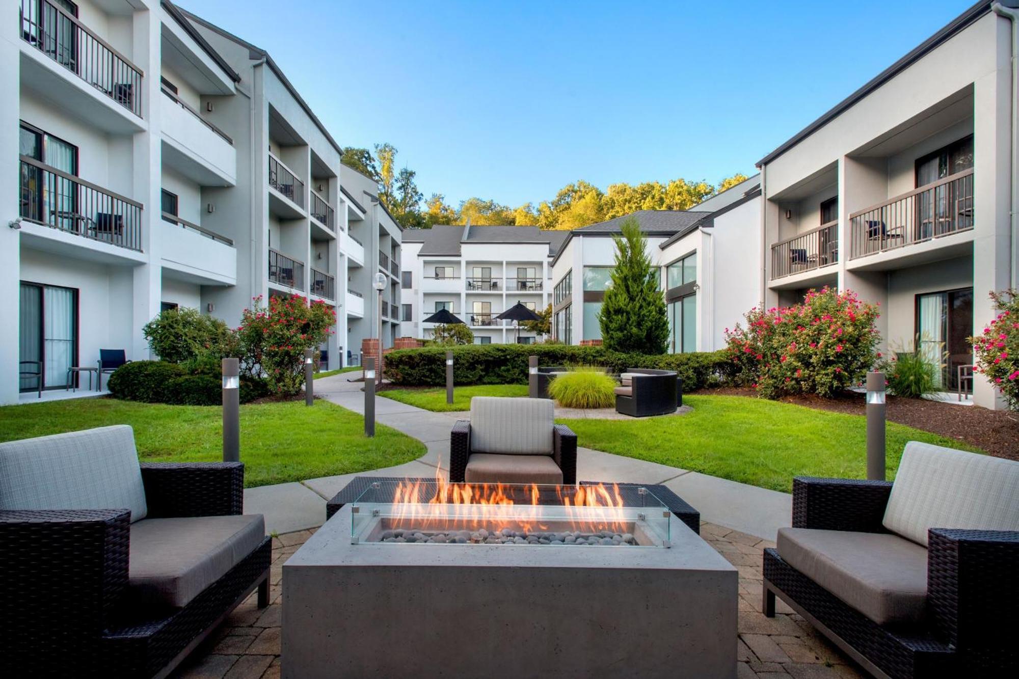 Courtyard By Marriott Tarrytown Westchester County Exteriör bild